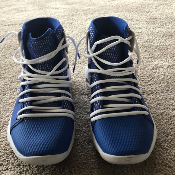 Under Armour HOVR Basketball Shoes - Picture 2 of 5